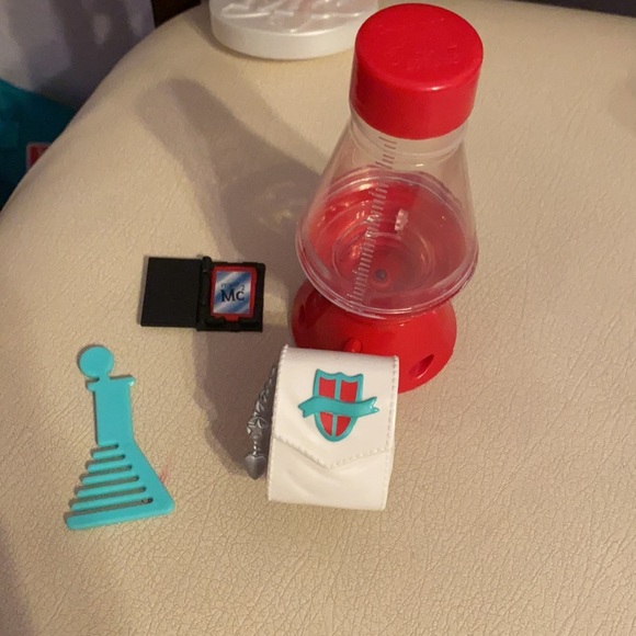 Project Mc2 McKeyla's Lava Light Doll - Picture 8 of 11